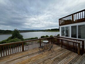 123 Seneca Dr in Groton, CT - Building Photo - Building Photo