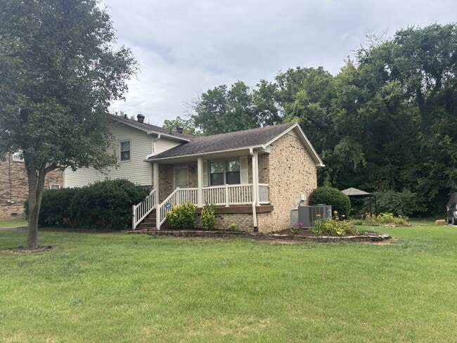 property at 3929 Creekway Ct