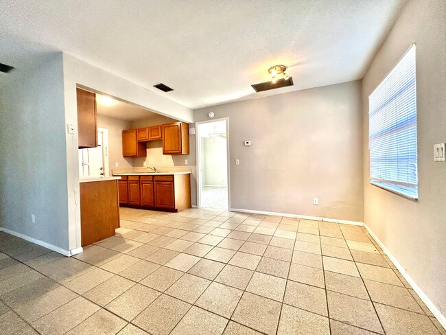 2260-2262 Stella St in Ft. Myers, FL - Building Photo - Building Photo