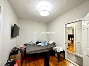 153 E Cottage St, Unit 1 in Boston, MA - Building Photo - Building Photo