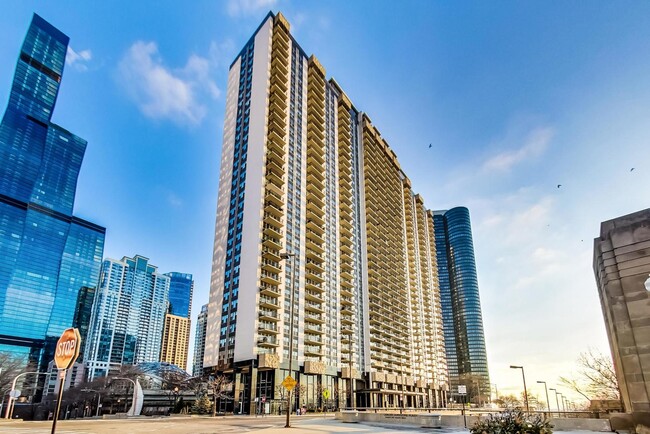 property at 400 E Randolph St
