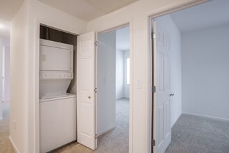 Cornerstone Apartments in San Ramon, CA - Building Photo - Interior Photo