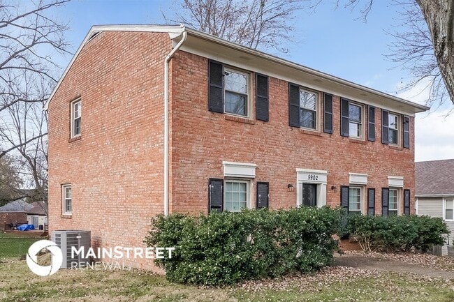 5902 Stone Bluff Rd in Louisville, KY - Building Photo - Building Photo