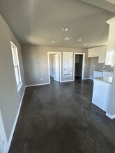 113 Quail Meadows Dr in Rio Vista, TX - Building Photo - Building Photo