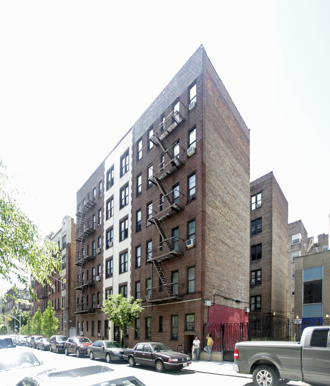 98 Cooper St in New York, NY - Building Photo - Building Photo