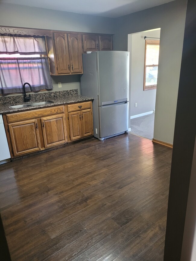 303 Carriage Dr, Unit 303 in Morris, IL - Building Photo - Building Photo