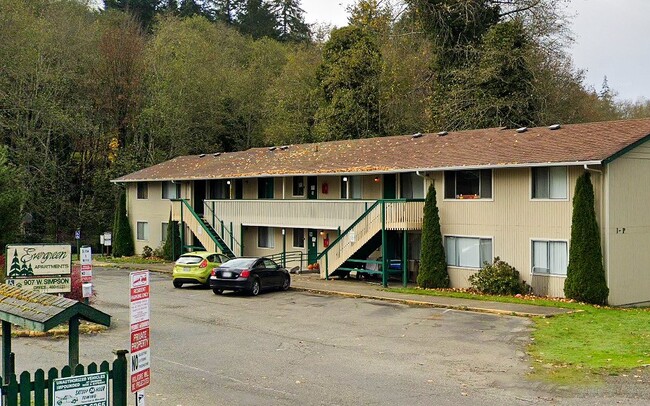 property at 907 W Simpson Ave