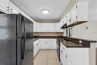 618 Glenoak St N in St. Petersburg, FL - Building Photo - Building Photo