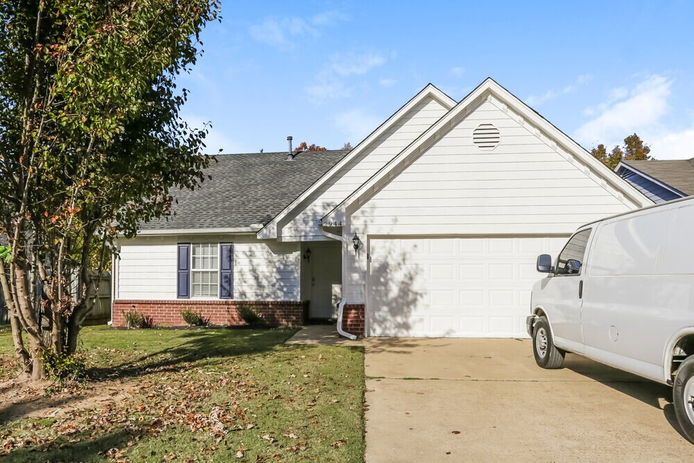 2944 Connor Reed Dr in Horn Lake, MS - Building Photo