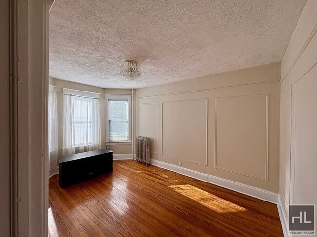 McLean avenue, Yonkers, Unit 2 in Yonkers, NY - Foto de edificio - Building Photo