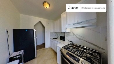 Private bedroom in 4 bed/1 bath Home in Brooklyn, NY - Building Photo - Building Photo