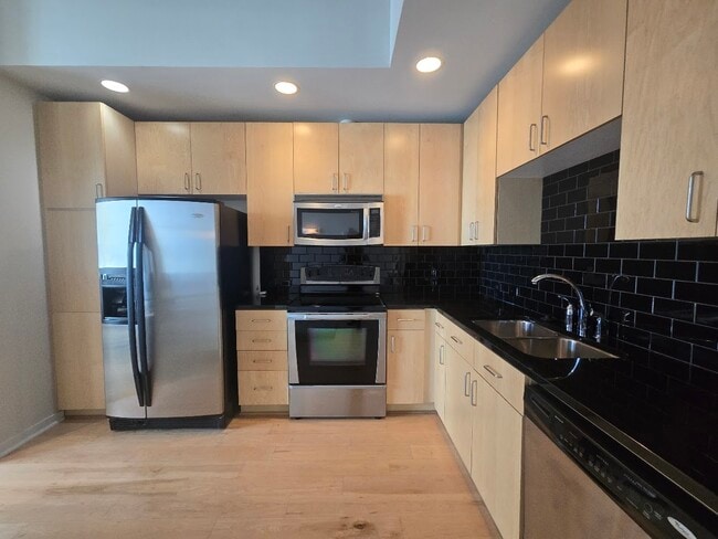 1700 Bassett St, Unit 2121 in Denver, CO - Building Photo - Building Photo