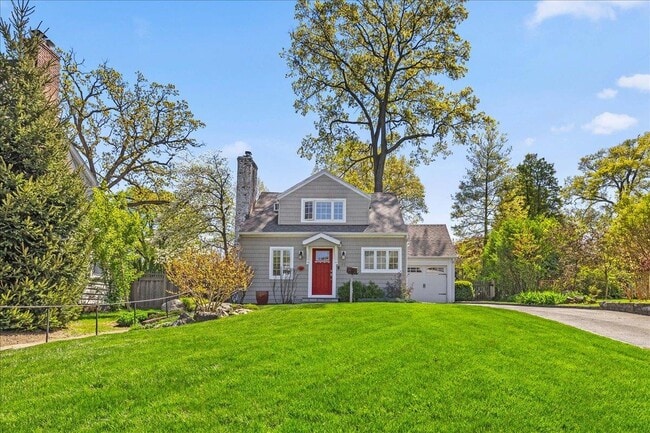 property at 27 Smith Ave