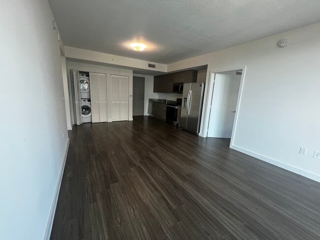 1344 NE Miami Ct, Unit B2 in Miami, FL - Foto de edificio - Building Photo