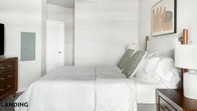 4902 Cosmos Cir, Unit 207 in Wimauma, FL - Foto de edificio - Building Photo