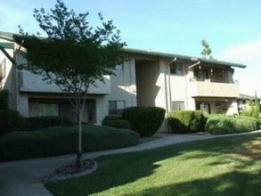 Riverview Condominiums in Redding, CA - Building Photo - Building Photo