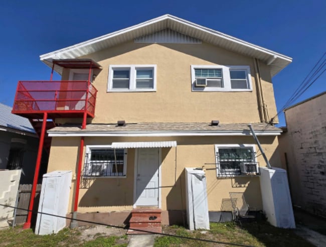 2904 W Chestnut St in Tampa, FL - Building Photo - Building Photo