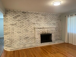 938-940 Evelyn Ln in Sacramento, CA - Building Photo - Building Photo