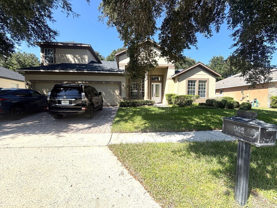 902 Hire Cir in Ocoee, FL - Building Photo
