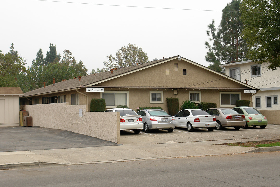 315-329 S Olive St in Orange, CA - Building Photo