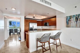 2681 N Flamingo Rd in Plantation, FL - Building Photo - Building Photo