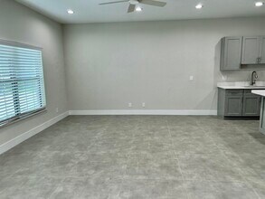 2571 Gulfstream Rd in Palm Springs, FL - Building Photo - Building Photo