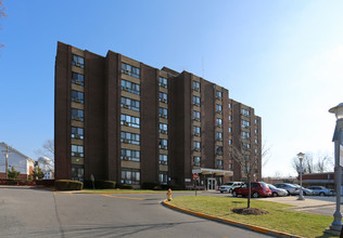 Catoctin View Apartments in Frederick, MD - Building Photo - Building Photo