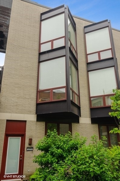 1253 W Cottage Pl, Unit PL in Chicago, IL - Building Photo