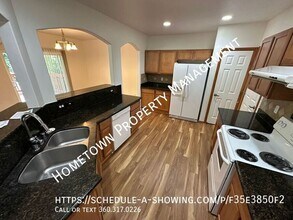 3714 Cooper Crest Dr NW in Olympia, WA - Building Photo - Building Photo