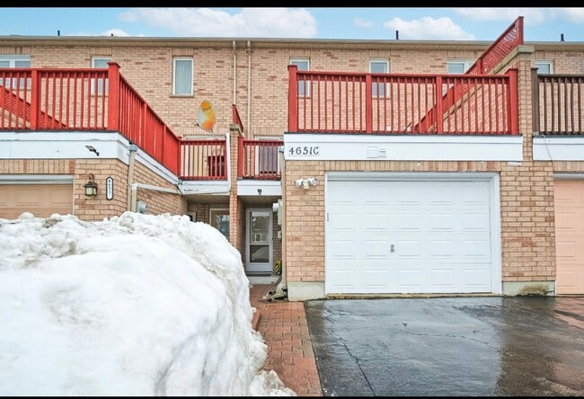 4651C Kingston Rd in Toronto, ON - Building Photo - Building Photo
