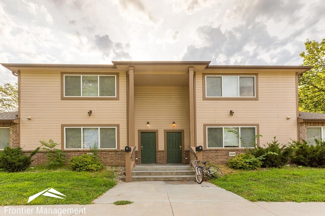 402 N 10th St-Unit -B in Manhattan, KS - Foto de edificio