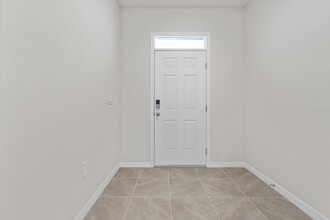 17709 Crescent Moon Lp in Lakewood Ranch, FL - Building Photo - Building Photo