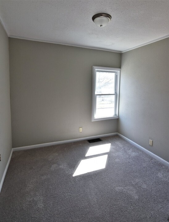 1310 Vestal Ave in Binghamton, NY - Building Photo