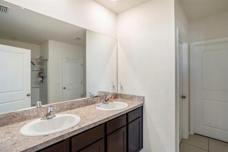 10023 Merry Fawn Ct in Sun City Center, FL - Building Photo - Building Photo