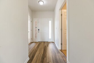 4013 Kristen St, Unit 2 in Spring Hill, TN - Building Photo - Building Photo