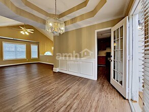 5135 Thorin Oak Cir in Sugar Hill, GA - Foto de edificio - Building Photo