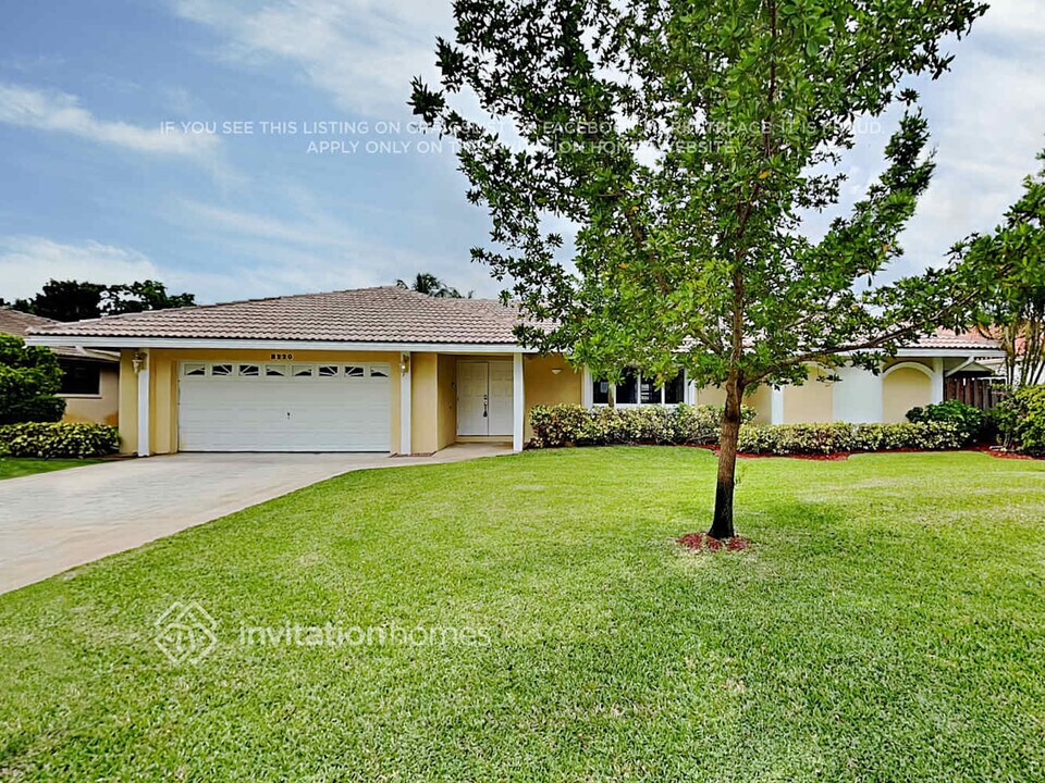 8220 NW 3rd Pl in Coral Springs, FL - Building Photo
