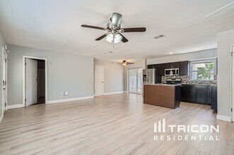 5235 Robin Ln N in St. Petersburg, FL - Building Photo - Building Photo