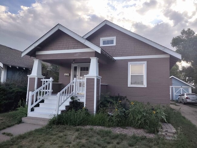 1831 6th Ave, Unit MainFloor