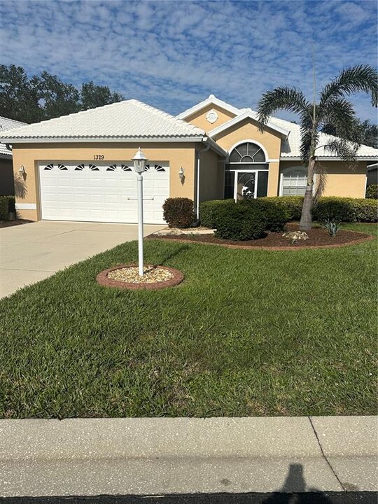 1329 Clubview Ct in Venice, FL - Building Photo