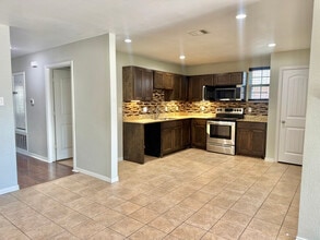 2837 Spanish Bay Ln in Dallas, TX - Building Photo - Building Photo