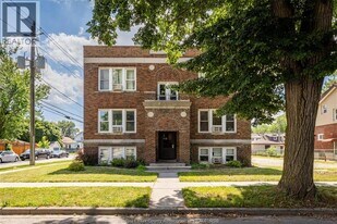1495 Gladstone Ave in Windsor, ON - Building Photo