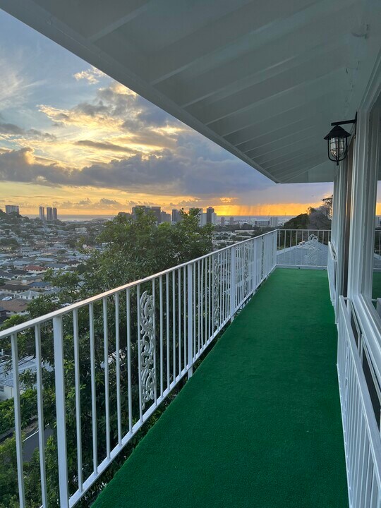 2302 Pacific Heights Rd in Honolulu, HI - Building Photo