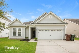 215 Topsaw Ln in Moncks Corner, SC - Building Photo