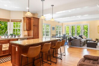 15 Edgemoor Cir in Wellesley, MA - Building Photo - Building Photo