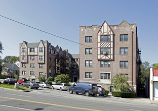 Evelyn Court Apartment in Mamaroneck, NY - Foto de edificio - Building Photo