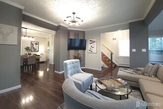 425 W Broad St in Westfield, NJ - Building Photo - Building Photo