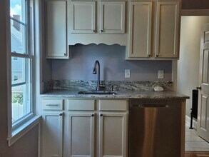 33 Linden St in Everett, MA - Building Photo - Building Photo