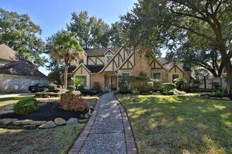 1819 Saddlecreek Dr in Houston, TX - Building Photo - Building Photo