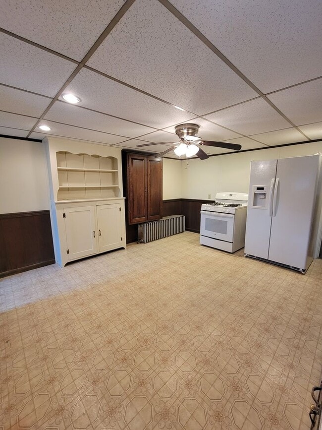 440 E Queen St in Chambersburg, PA - Building Photo - Building Photo